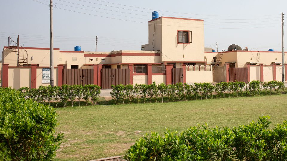 Employee housing in Pakistan